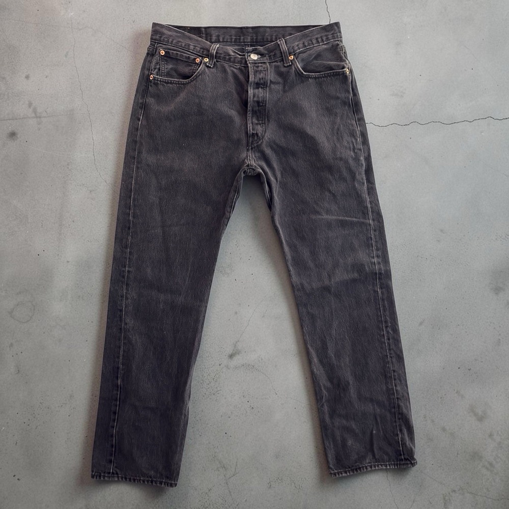 Levi's 501 Jeans Mens FITS 33x31 Black Faded Straight Leg Button Fly Modern